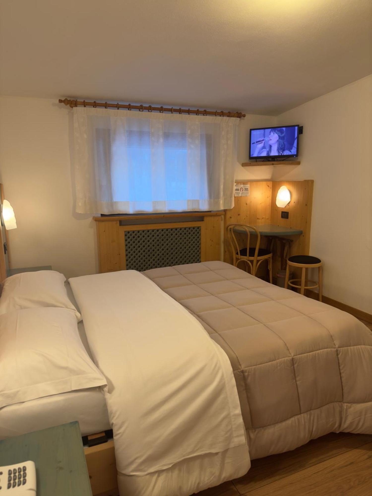 Hotel Zeni Мадона ди Кампильо Екстериор снимка