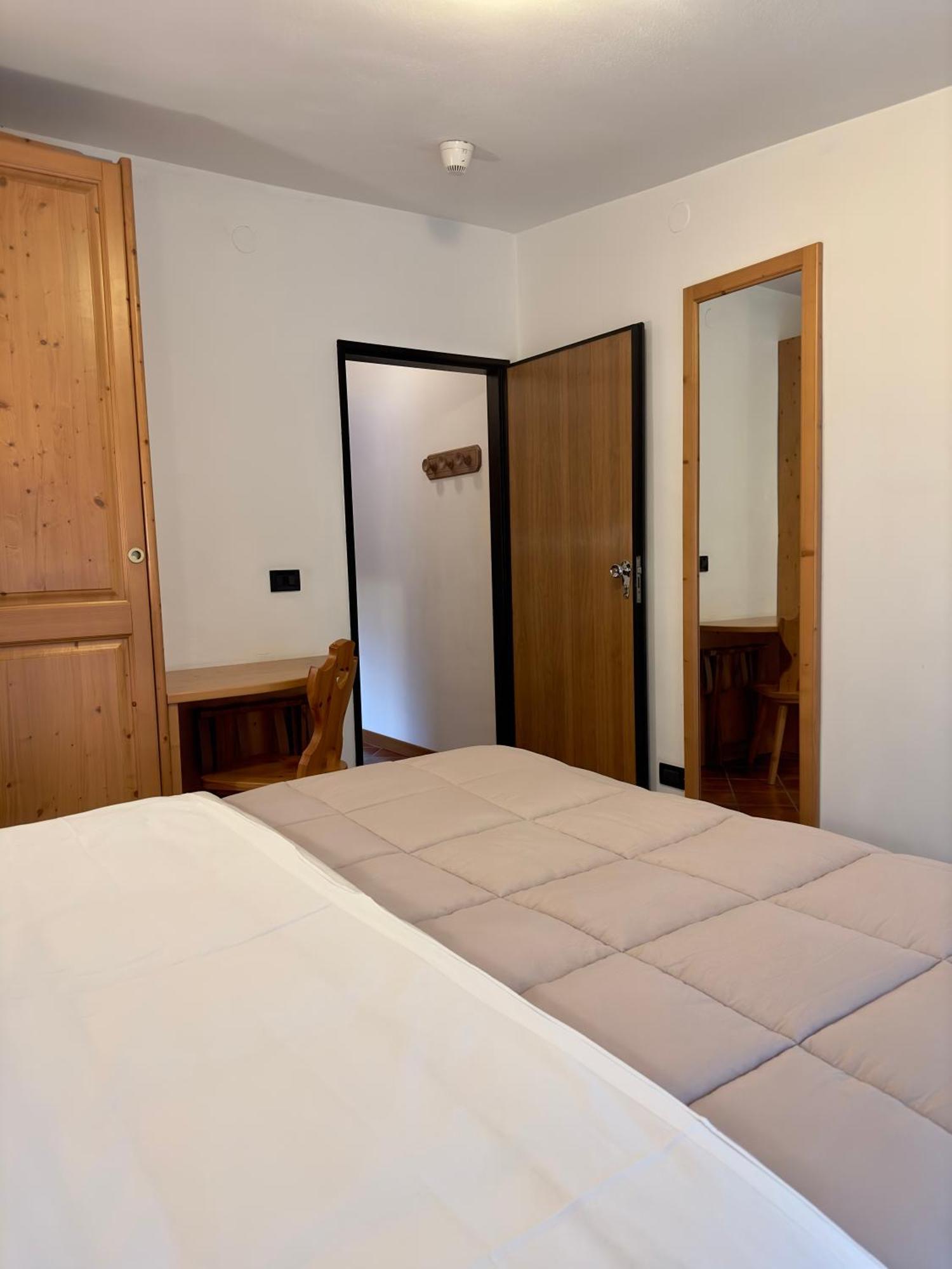 Hotel Zeni Мадона ди Кампильо Екстериор снимка