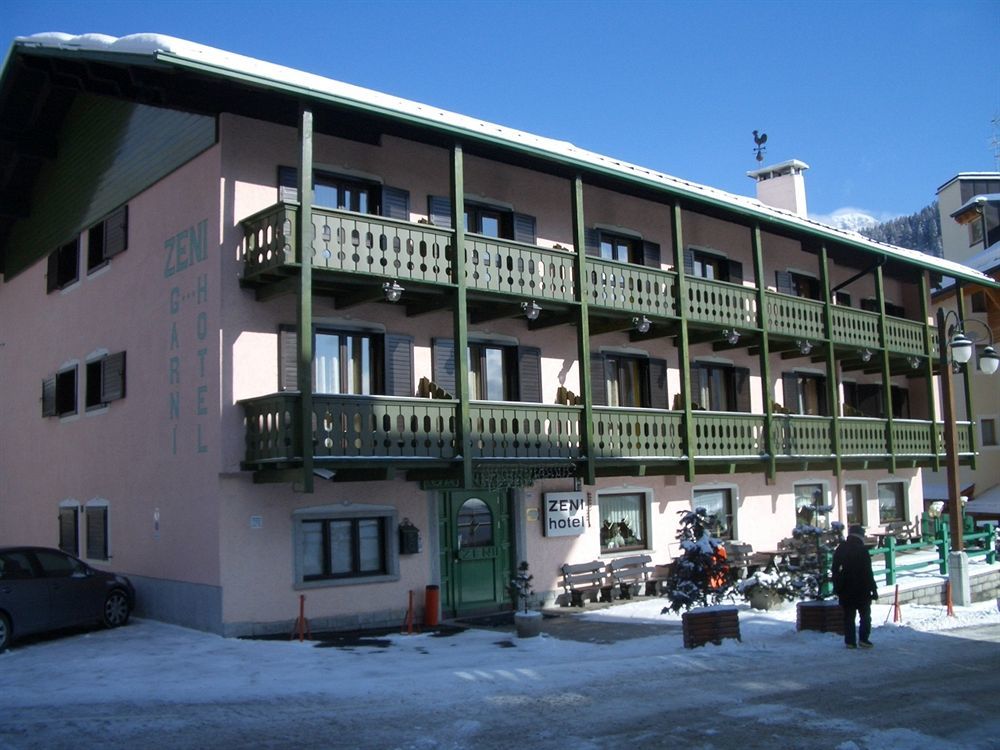 Hotel Zeni Мадона ди Кампильо Екстериор снимка